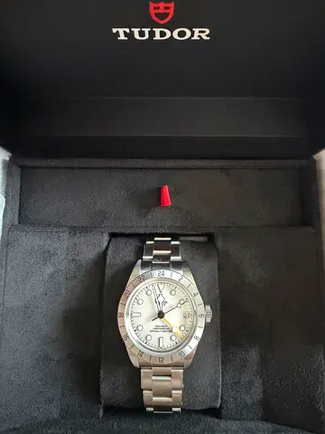 Tudor Black Bay Pro M79470-0004