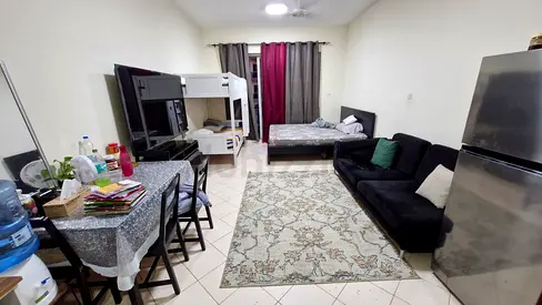 Bedspace for 3 person in a large studio, IMPZ