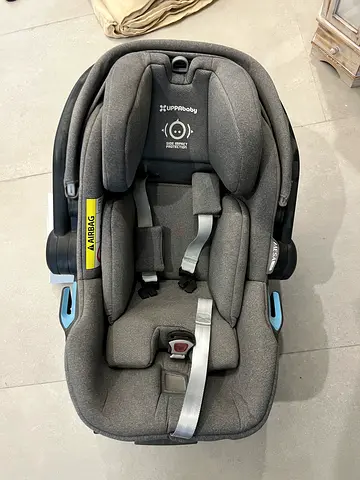 Uppababy Infant Car Seat with base - Good Condition