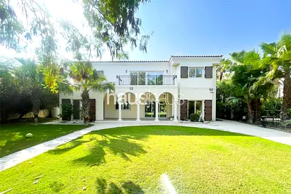 5 Bed Family Villa | Backing Park | Avl July