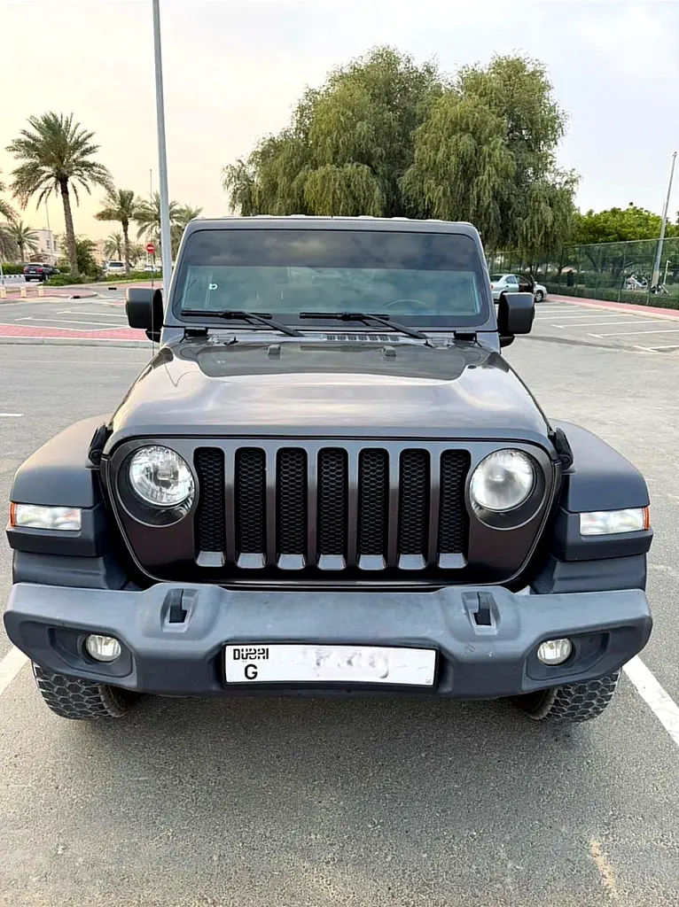 Jeep Wrangler 2020 — photo 1 of 6