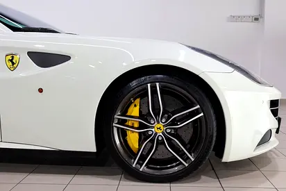 صورة 20 لـ 2012 Ferrari FF