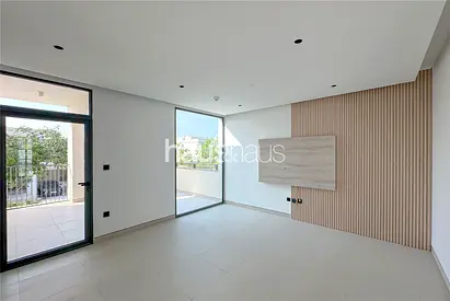 Landscaped | Media Walls | Vacant