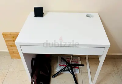 Computer Table - Excellent Condition, Less than 1 Year Used, Urgent Moving Sale.