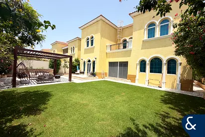 Close to Park | 3 Bed | Upgraded Kitchen