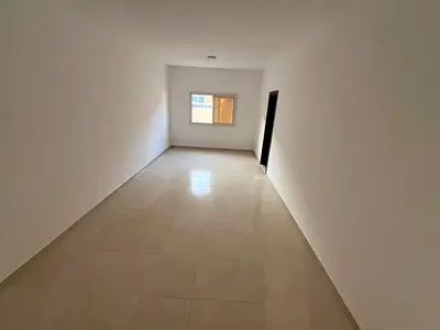 استوديو بمطبخ منفصل | الجرف 2 خلف مركز الدلتا | سكن عائلات