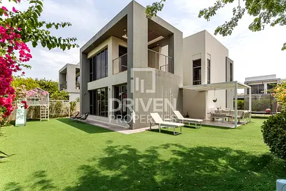 Corner Villa | Spacious Layout | Community View