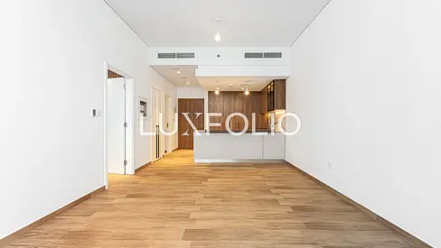 Nearly New | Larger Unit Type | Ellington