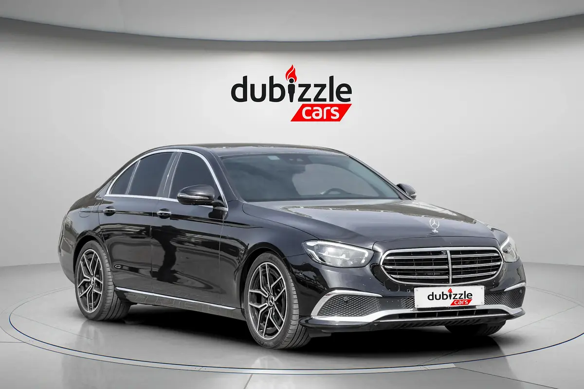 Mercedes-Benz E-Class 2022 — photo 1 of 18