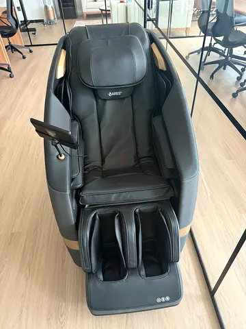 Full-body Electric Massage Chair Brand New Condition