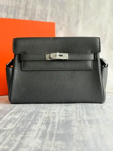 Hermès Kelly Messenger PM bag