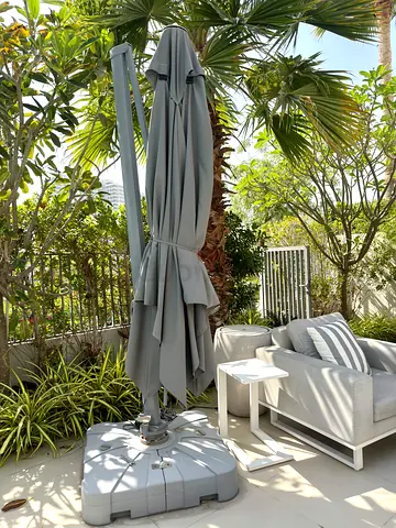 Cantilever Garden Umbrella