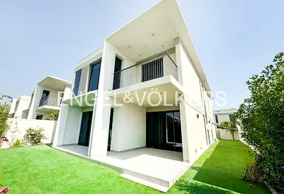 Open Kitchen | Great Location | Vacant