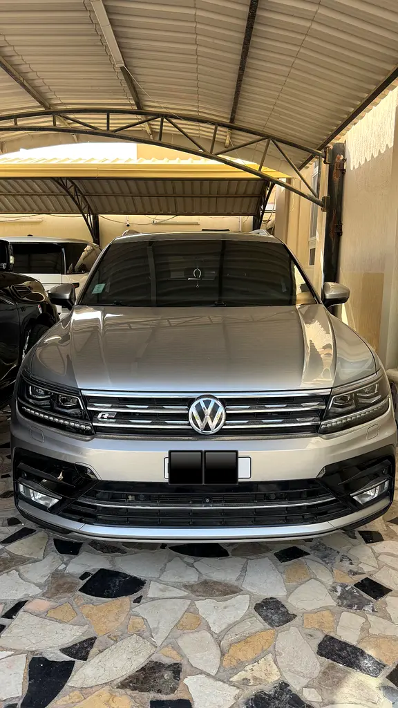 Volkswagen Tiguan 2017 — photo 1 of 5