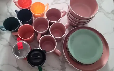 Assorted ceramic bowls, plates and mugs set - pink/green