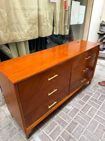 Mid-century Modern 6-Drawer Wooden Dresser / Chest