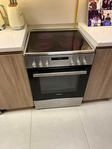 Siemens Electric Ceramic Cooker 60cm