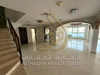 2 موقف سيارة تصميم راقي ومساحات مريحة 📐 المساحة: 369 متر مربع حوالي 3,972 قدم مربع 📍 الموقع: الخان – قريب من الكورنيش والخدمات 💰 السعر المطلوب: 2,5