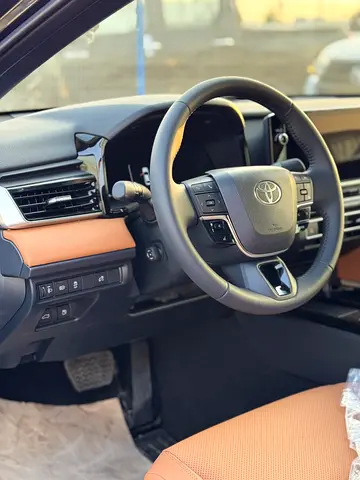 2025 Toyota CAMRY — фото 6
