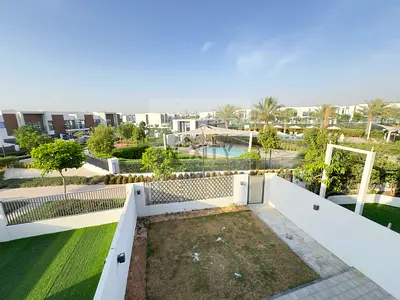 POOL & PARK FACING | SINGLE ROW | VACANT | 3BR