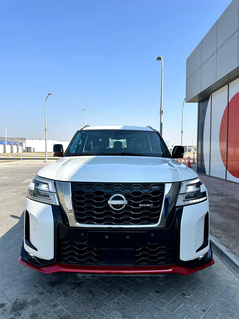 Nissan Patrol 2024 — photo 1 of 8