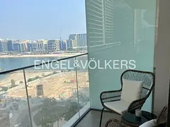 Palm &amp; Sea Views| Spacious 1BR| Beachfront Living