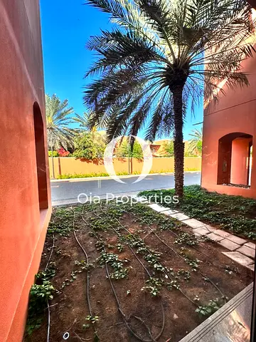 Elegant 5BHK | Peaceful Living | Good Price