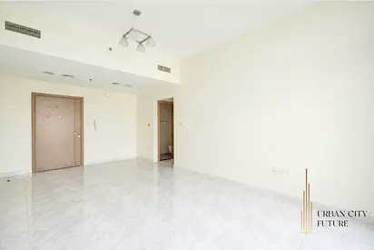 Closed Kitchen - Full Amenities - Premium & Well Maintained
