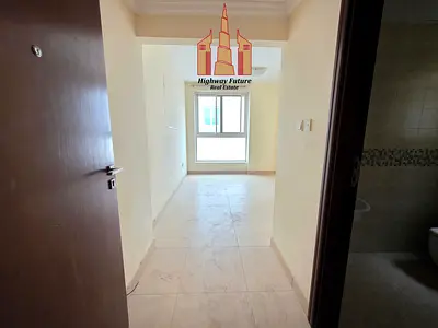 No cash deposit Like New 1bhk apartments with family building Rent 35k