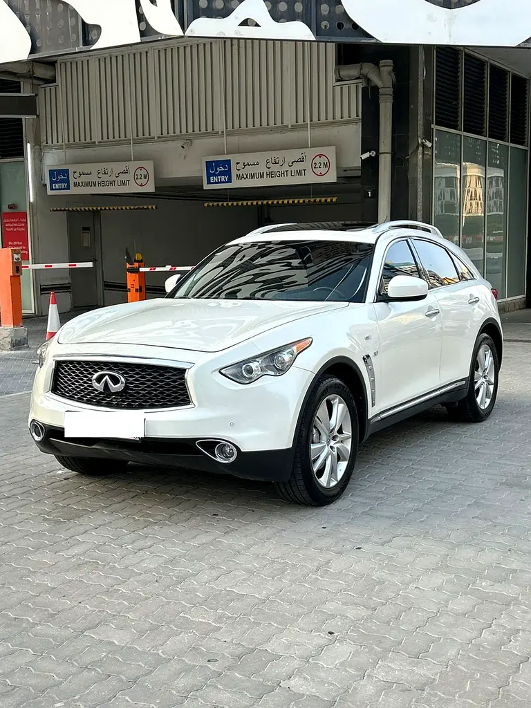 Infiniti QX70 2020 — photo 1 of 20