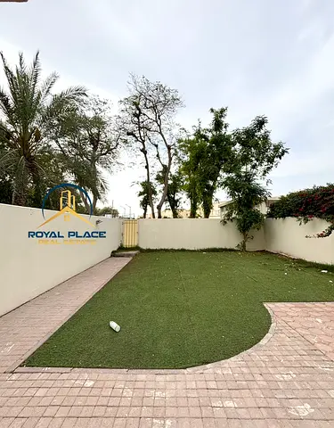 VACANT | OPEN KITCHEN | SPACIOUS | WELL MAINTAINED