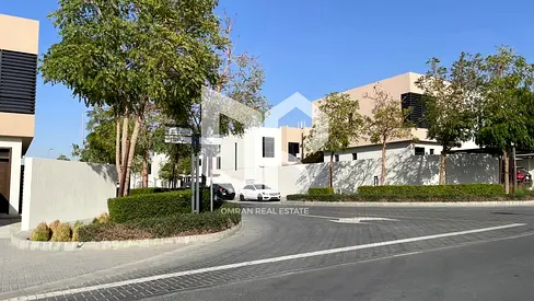 **Hot Deal: 4-Bedroom Corner Townhouse – No Service Charges**