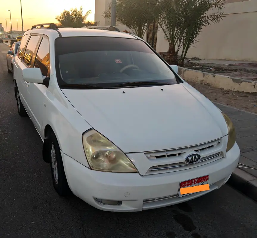 Kia Carnival 2009 — photo 1 of 6