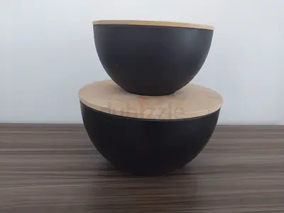 Salad bowls
