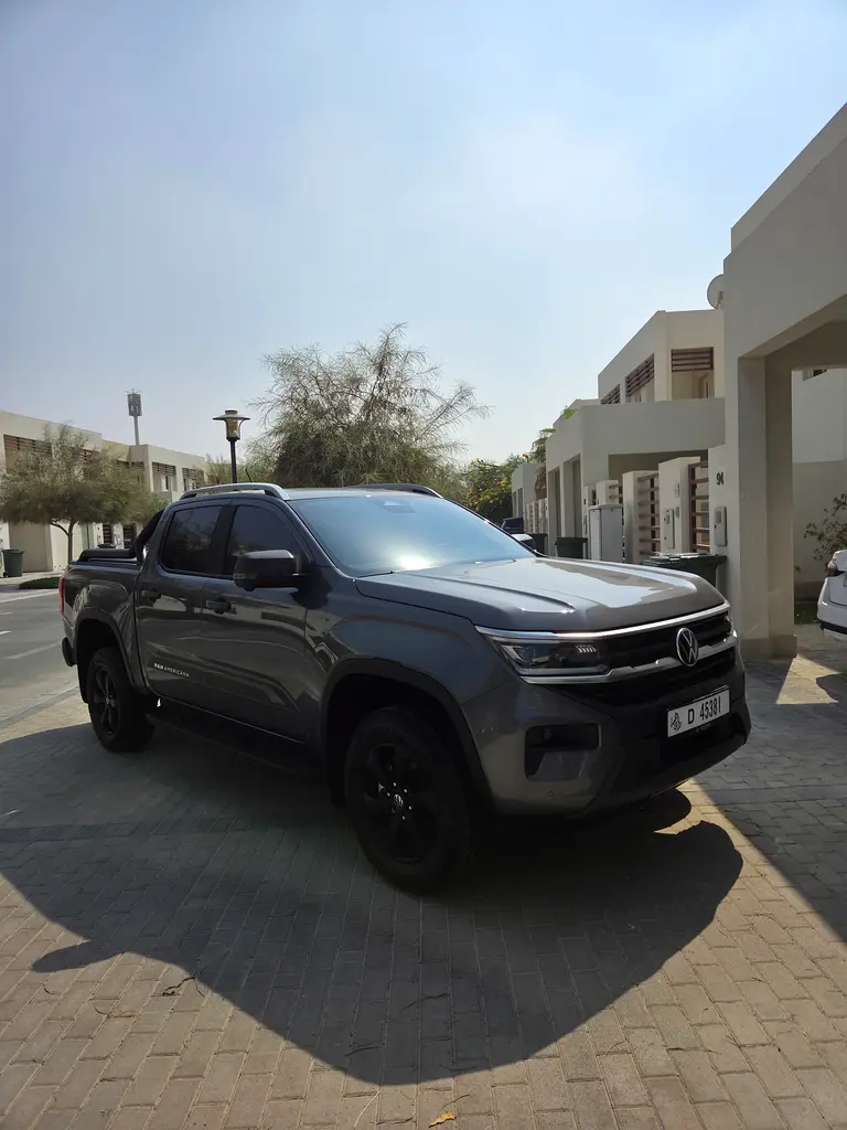 Volkswagen Amarok 2024 — photo 1 of 10