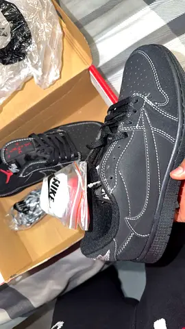 JORDAN 1 RETRO LOW OG SP TRAVIS SCOTT BLACK PHANTOM (price is negotiable)