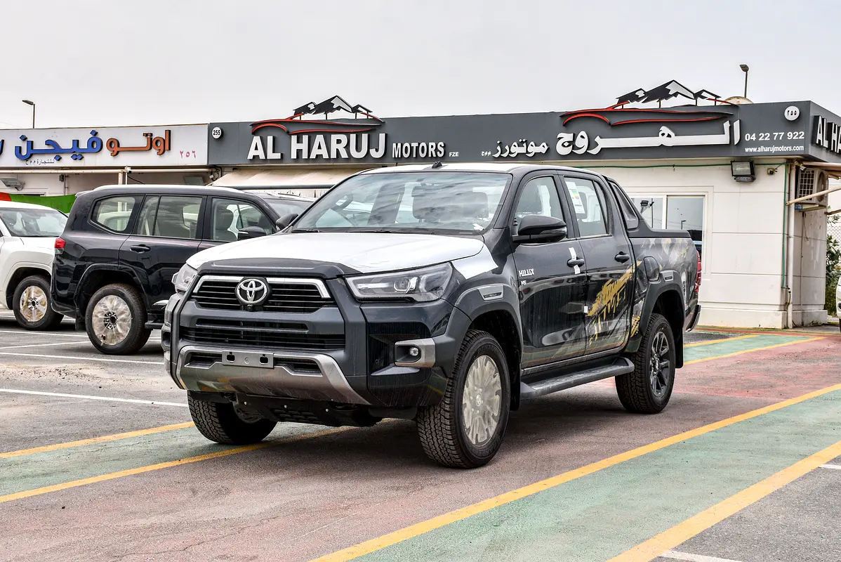Toyota Hilux 2026 — photo 1 of 19