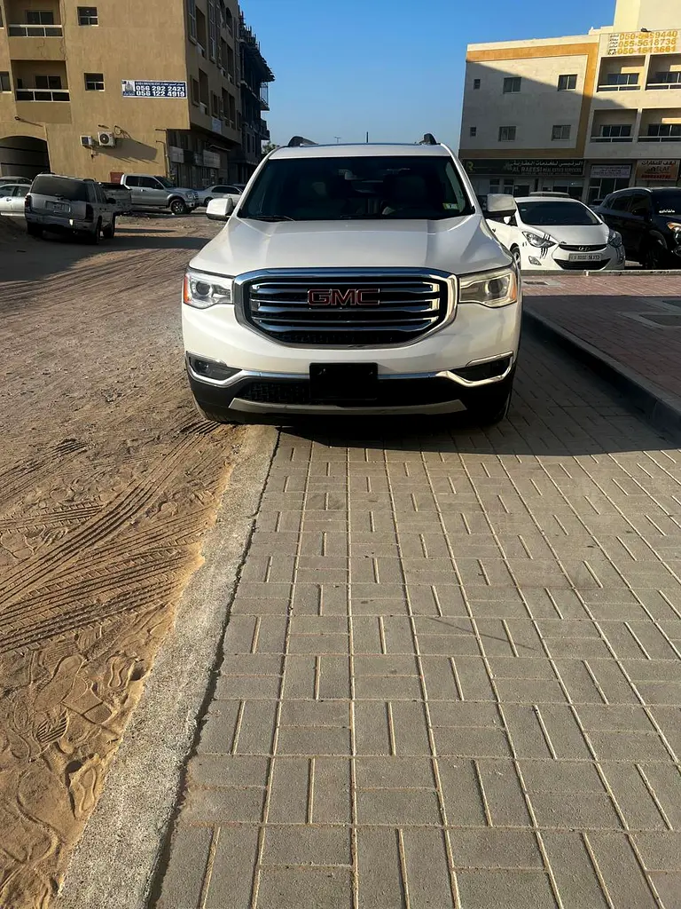 GMC Acadia 2017 — photo 1 of 20