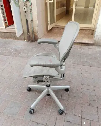 For selling Herman Miller Areon chair size B and C available