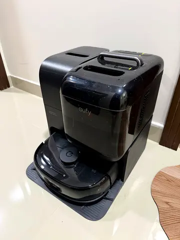 Eufy E28 - 2 x1 robot vaccum + portable deep cleaner ( brand new )