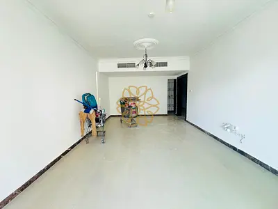 Huge 2BHK With Balcony & Wardrobe