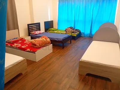LUXURY BED SPACE AVAILABLE IN JVC