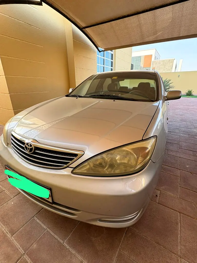 Toyota Camry 2004 — photo 1 of 9