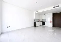 Full Furnished |Burj Khalifa View |Building w/ Gym