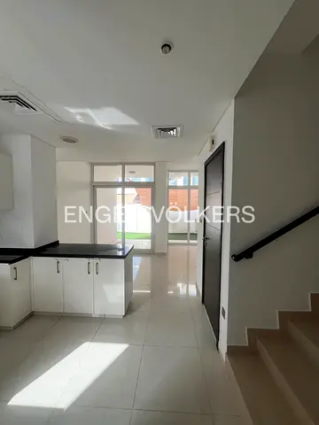 Spacious Townhouse | Private Garden | Corner Unit