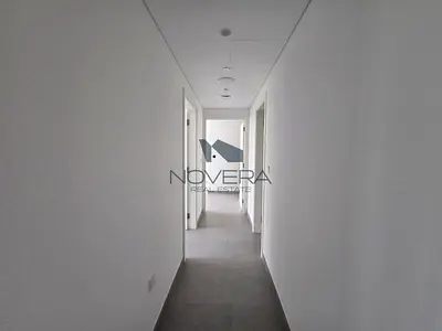 Distress deal | AED 1.45M | 3bedrooms in downtown | Freehold
