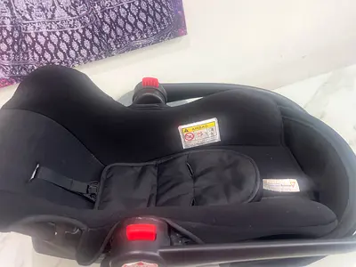 Car seat for 0to 1 year baby available for sale.