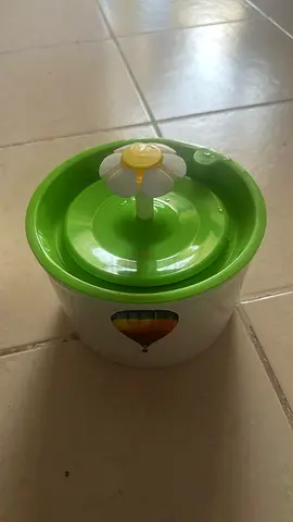 Cat Water Fountain， Healthy Cat Water Fountain Dog Water Dispenser,