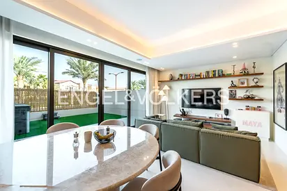 Upgraded | Vacant on Transfer | Fully Furnished