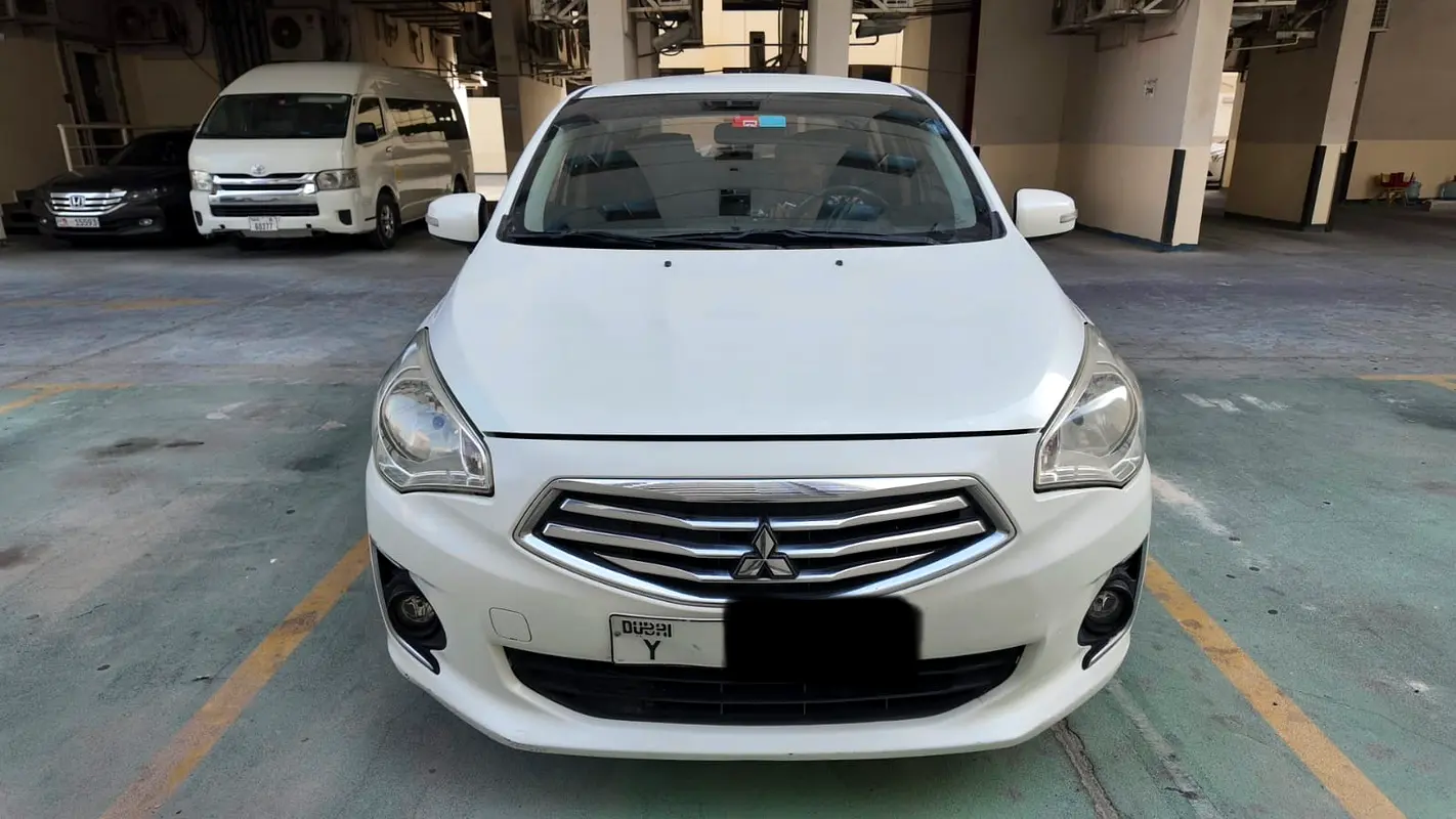 Mitsubishi Attrage 2018 — photo 1 of 11